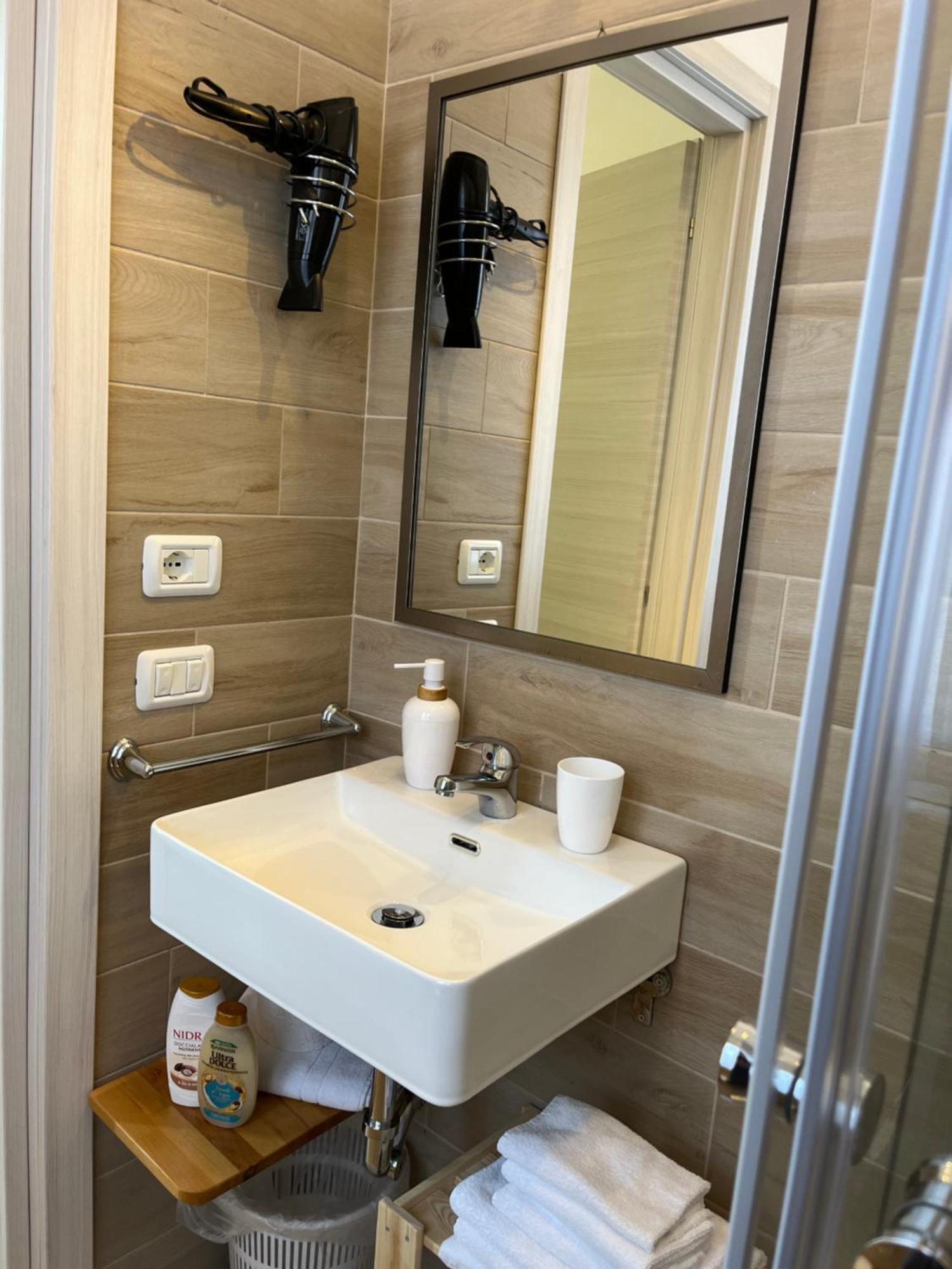 B&B Vento Aureo Rooms Milazzo Bagian luar foto